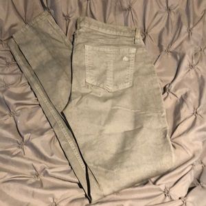 Rag and Bone Size 25 light grey mid rise skinnies.